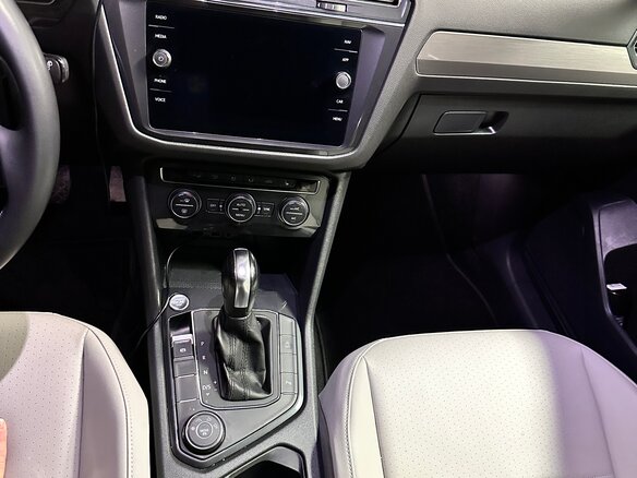 2019 Volkswagen Tiguan Allspace II, чёрный, 3000000 рублей - вид 5