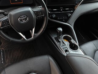 2023 Toyota Camry VIII (XV70) Рестайлинг, чёрный, 3900000 рублей, вид 3