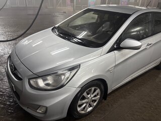 2013 Hyundai Solaris I, серебристый, 550000 рублей, вид 3
