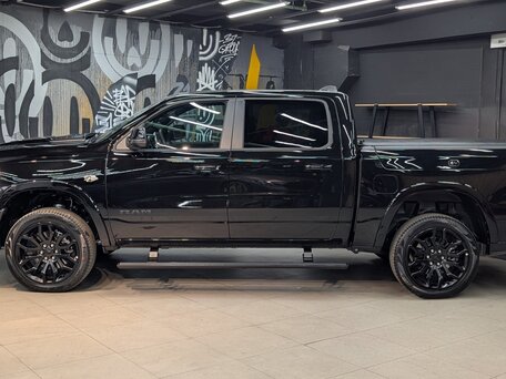 2026 Ram 1500 Crew Cab eTorque V Рестайлинг, чёрный, 11250000 рублей, вид 5