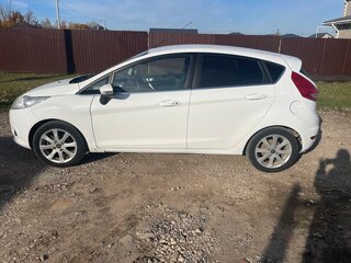 2012 Ford Fiesta Mk6, белый, 560000 рублей, вид 3