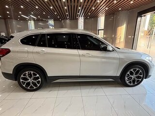 2022 BMW X1 18i sDrive III (U11/U12), серебристый, 2200000 рублей, вид 4