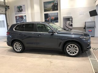 2019 BMW X5 40i IV (G05/G18), серый, 6500000 рублей, вид 2