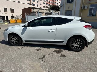 2010 Renault Megane III, белый, 700000 рублей, вид 4