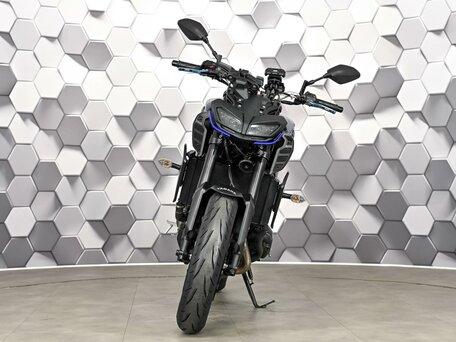 2017 Yamaha MT-09 (FZ-09), синий, 799000 рублей, вид 5