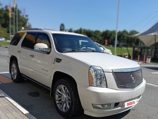 2011 Cadillac Escalade III, белый, 2200000 рублей, вид 2