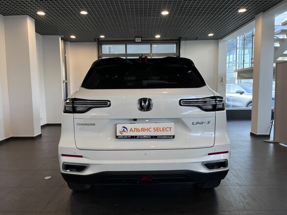 2024 Changan UNI-S I, белый, 2300000 рублей - вид 3