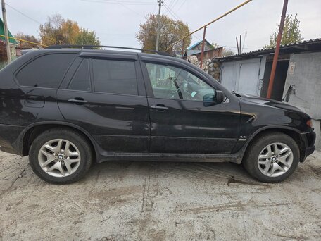 2004 BMW X5 4.4i I (E53) Рестайлинг, чёрный, 1000000 рублей, вид 3