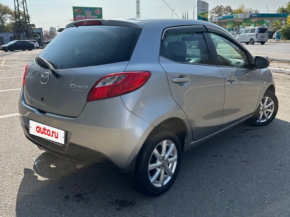 2012 Mazda Demio III (DE), серебристый, 560000 рублей - вид 3