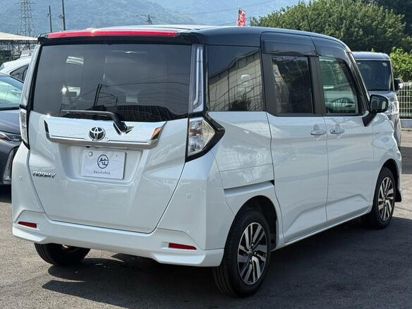 2023 Toyota Roomy I Рестайлинг, белый, 723777 рублей - вид 9