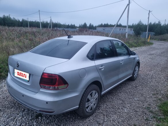 2019 Volkswagen Polo V Рестайлинг, серебристый, 640000 рублей - вид 3