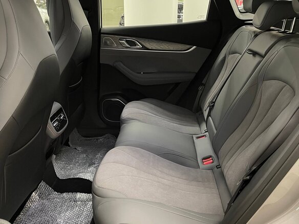 2026 Geely Galaxy M7, серебристый, 3600000 рублей - вид 6
