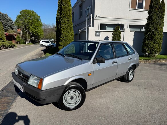 2004 Lada (ВАЗ) 21093i, серебристый, 500000 рублей - вид 31