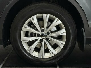 2021 Volkswagen Tiguan II Рестайлинг, серый, 2599567 рублей, вид 5