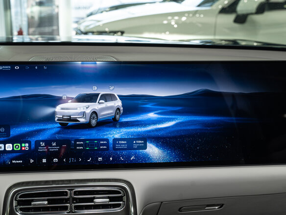 2025 Geely Galaxy M9 210, зелёный - вид 12
