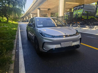 2025 Arcfox T1 42.3 kWh, серебристый, 1500999 рублей, вид 2