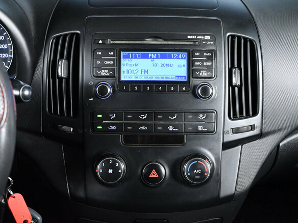 2011 Hyundai i30 I Рестайлинг, серебристый - вид 12