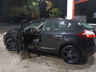 2012 Renault Megane III Рестайлинг, чёрный, 600000 рублей, вид 4