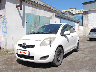 2009 Toyota Vitz II (XP90), белый, 330000 рублей, вид 1