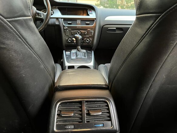 2011 Audi A4 IV (B8), белый - вид 16