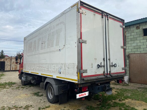 2013 Mercedes-Benz Atego, красный, 3950000 рублей - вид 3