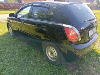 2011 Kia Rio II Рестайлинг, чёрный, 600000 рублей, вид 5
