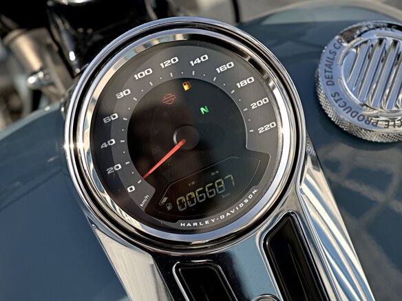 2024 Harley-Davidson Fat Boy, серый, 2300000 рублей - вид 29