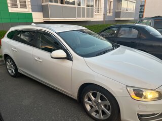 2013 Volvo V60 I Рестайлинг, белый, 1330000 рублей, вид 3