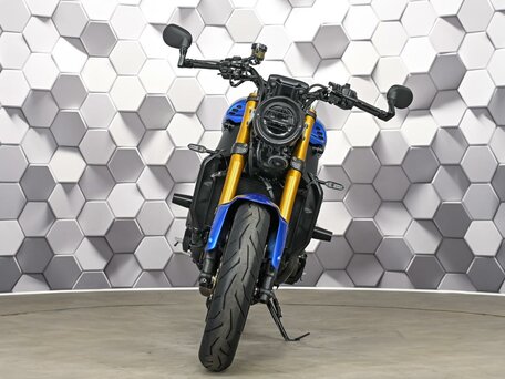 2022 Yamaha XSR900, синий, 999000 рублей, вид 5