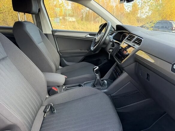 2022 Volkswagen Tiguan Allspace II Рестайлинг, белый, 2342000 рублей - вид 14