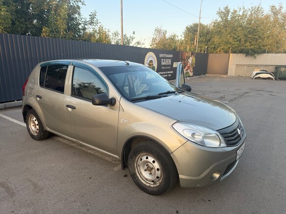 2011 Renault Sandero I, бежевый, 480000 рублей - вид 3