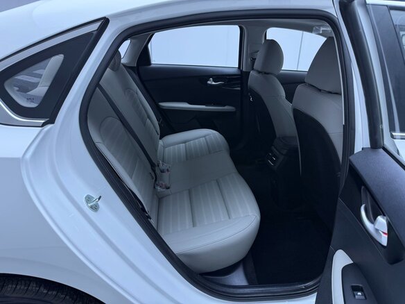 2023 Kia K3 II (China Market) Рестайлинг, белый, 1485007 рублей - вид 17