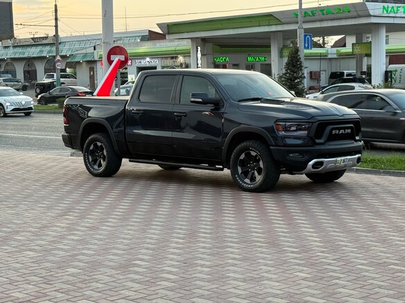 2018 Dodge RAM IV (DS/DJ), синий, 6000000 рублей - вид 4