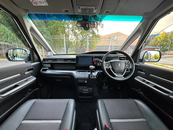 2017 Honda Stepwgn Spada V, белый - вид 16