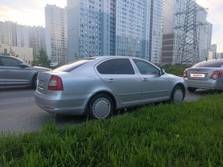 2010 Skoda Octavia II (A5) Рестайлинг, серебристый, 600000 рублей, вид 3