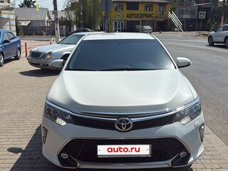 2017 Toyota Camry VII (XV50) Рестайлинг 2, белый, 2100000 рублей, вид 3