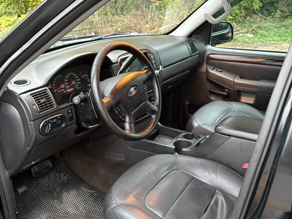 2005 Ford Explorer III, чёрный - вид 11