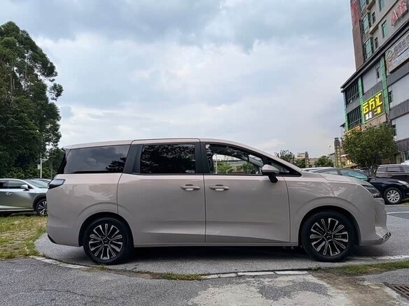 2026 Wuling Starlight 730, серебристый, 2065000 рублей - вид 5