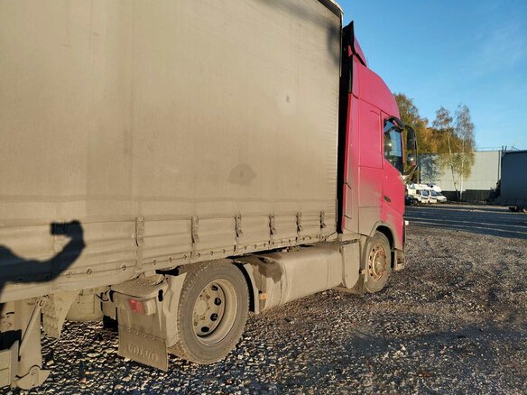 2016 Volvo FH, красный, 5791000 рублей - вид 2