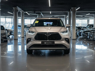 2026 Toyota Highlander IV (XU70), серый, 5700000 рублей, вид 3