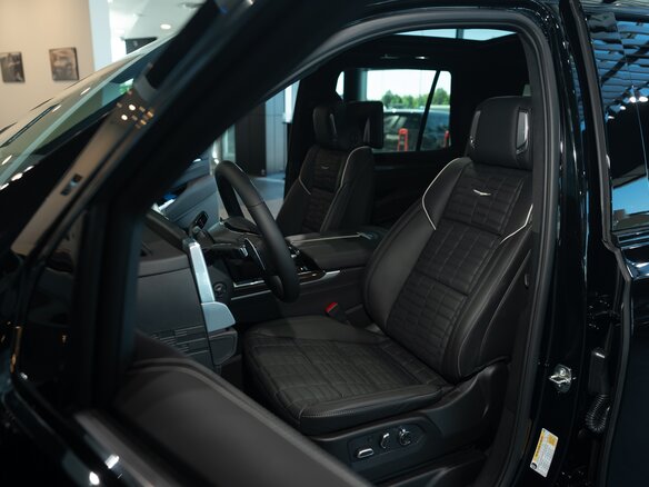 2026 Cadillac Escalade V Рестайлинг, чёрный, 23700000 рублей - вид 9