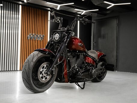 2023 Harley-Davidson Fat Boy, пурпурный, 6500000 рублей, вид 4
