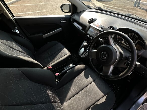 2012 Mazda Demio III (DE), серебристый, 560000 рублей - вид 5
