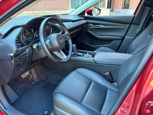 2025 Mazda 3 Axela IV (BP), белый, 2340000 рублей - вид 11