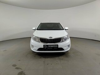 2013 Kia Rio 5-speed III, белый, 725000 рублей, вид 2