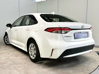 2022 Toyota Corolla XII (E210), белый, 1665000 рублей, вид 3