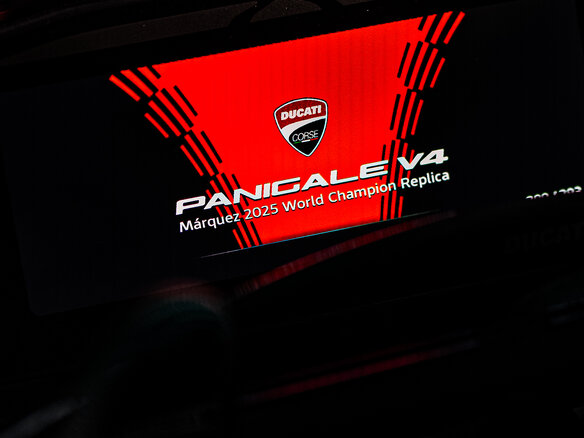 2026 Ducati Panigale V4, красный, 14000000 рублей - вид 22