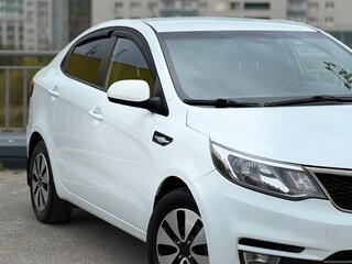 2015 Kia Rio 6-speed III, белый, 799999 рублей, вид 4