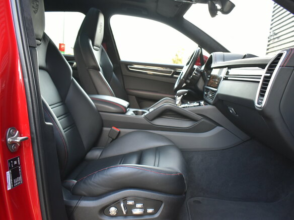 2021 Porsche Cayenne III, красный, 8990000 рублей - вид 16