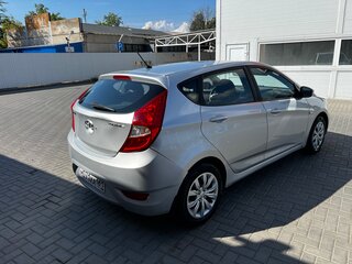 2012 Hyundai Solaris I, серебристый, 720000 рублей, вид 4